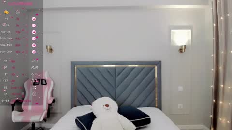 lu_mina online show from January 11, 2025, 9:25 pm