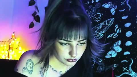 Snapshot of luaar_moon chatting on July 26, 2026, 1:25 am Jenn online show from July 26, 2026, 1:25 am
