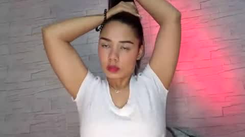 luana02ferrer online show from July 26, 2026, 12:41 am