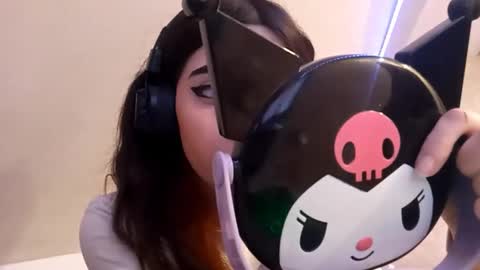 luannmaixner online show from December 14, 2025, 4:07 am