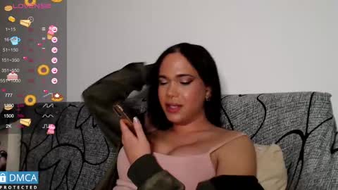 Snapshot of luara_ chatting on February 25, 2025, 6:53 pm luara_ online show from February 25, 2025, 6:53 pm