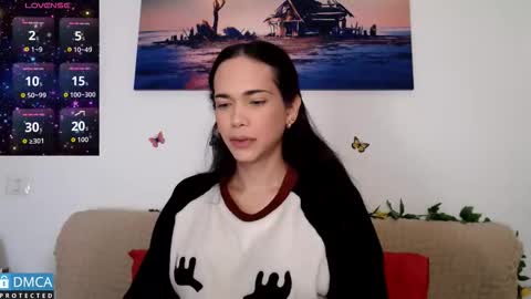 Snapshot of luara_ chatting on November 28, 2025, 1:03 pm luara_ online show from November 28, 2025, 1:03 pm