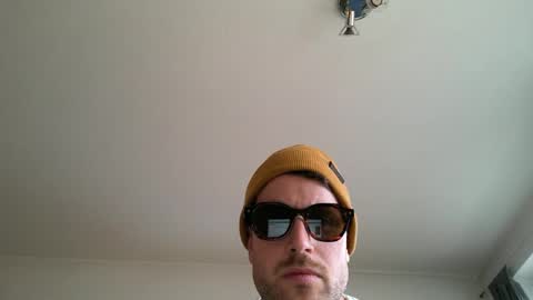 lucaaas301 online show from February 14, 2026, 2:36 pm