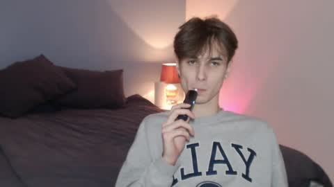 lucacharm online show from January 15, 2025, 11:40 pm