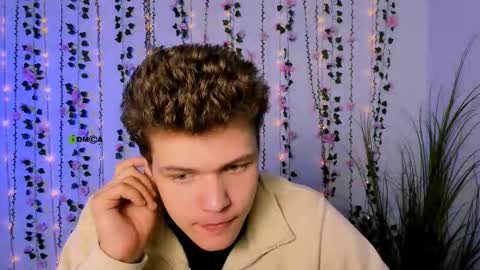 lucas_long_ online show from September 17, 2025, 5:09 am