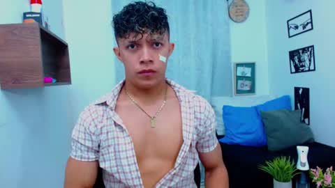 Lucas Luxx online show from February 3, 2026, 12:10 pm