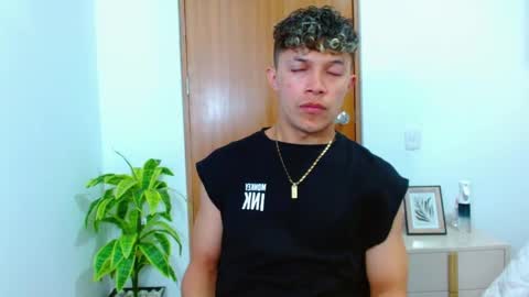 Lucas Luxx online show from February 18, 2026, 4:14 pm