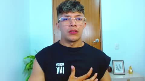 Lucas Luxx online show from February 25, 2026, 4:49 pm