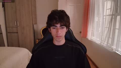 lucas_xo online show from September 19, 2025, 10:21 pm