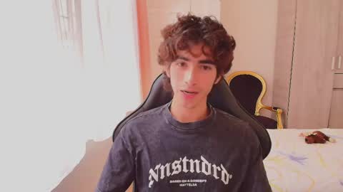 lucas_xo online show from October 6, 2025, 6:16 pm