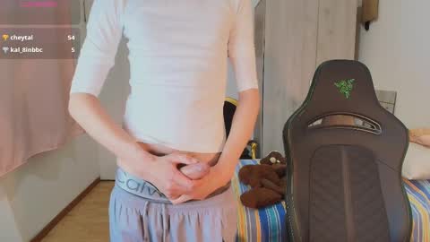 lucas_xo online show from March 11, 2026, 1:22 am