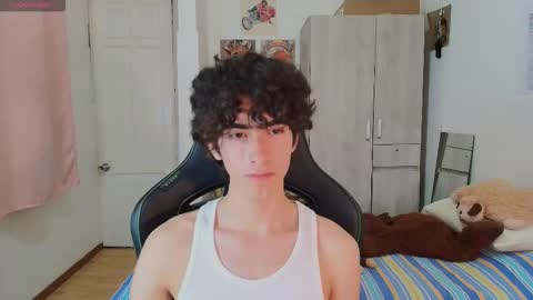 lucas_xo online show from March 25, 2026, 4:40 am