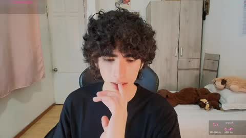 lucas_xo online show from May 21, 2026, 3:35 am