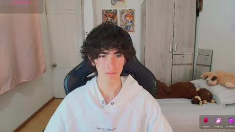 lucas_xo online show from May 22, 2026, 5:47 am
