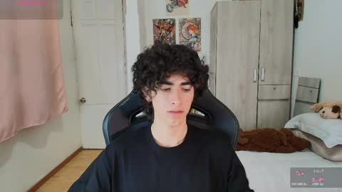 lucas_xo online show from May 24, 2026, 12:37 am