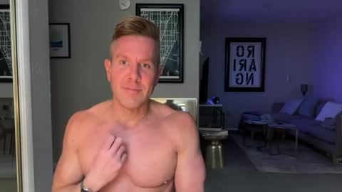 Snapshot of lucasjake chatting on May 8, 2026, 1:44 am Lucas Jake online show from May 8, 2026, 1:44 am