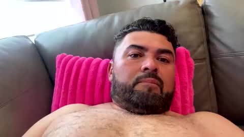 lucasmagana85 online show from May 9, 2026, 10:48 pm