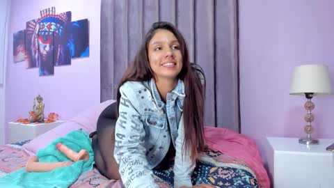 Luciana Ramirez  Sofia Collins online show from November 19, 2025, 4:01 am