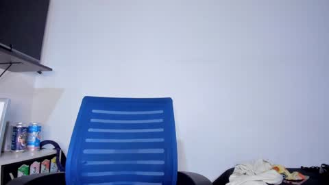 Snapshot of lucia_fuster chatting on December 29, 2024, 1:34 am Lucia online show from December 29, 2024, 1:34 am