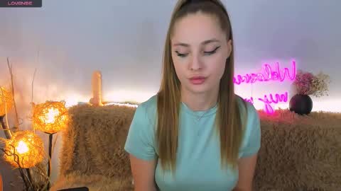 Sindy online show from October 8, 2025, 11:46 pm