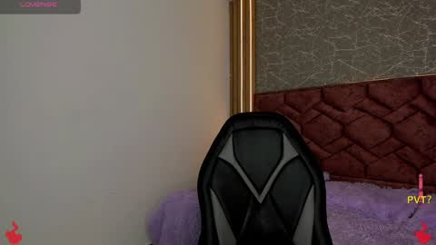 lucia star  online show from January 21, 2025, 9:15 pm