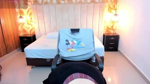 Lucia Vonne online show from May 6, 2026, 6:46 pm