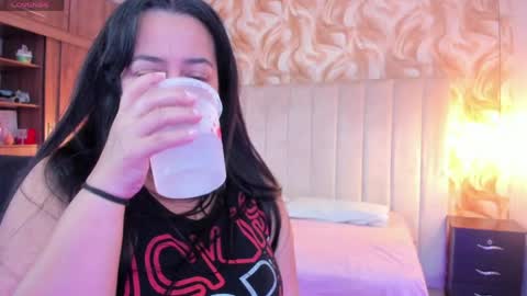 Lucia Vonne online show from May 18, 2026, 10:15 pm