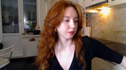 Snapshot of luciacoy chatting on February 5, 2025, 7:20 pm Lucia online show from February 5, 2025, 7:20 pm