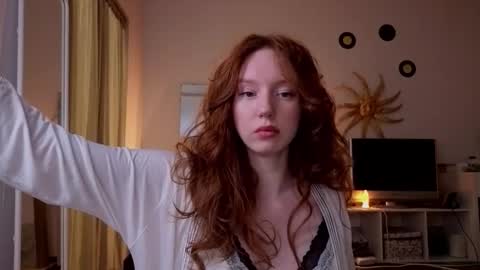 Snapshot of luciacoy chatting on October 11, 2025, 4:16 pm Lucia online show from October 11, 2025, 4:16 pm