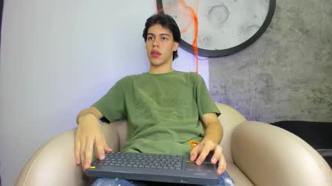 lucian_greyy online show from October 27, 2025, 1:04 pm