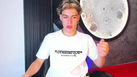 lucian_greyy online show from November 11, 2025, 4:56 am