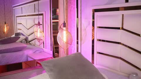 luciana_agudelo online show from April 26, 2026, 7:33 pm