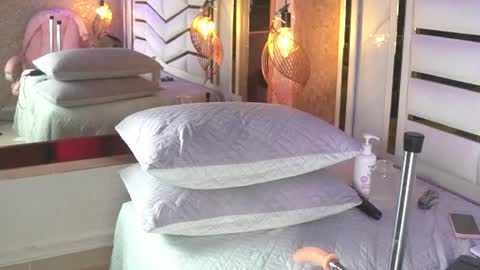 luciana_agudelo online show from July 4, 2026, 7:09 pm