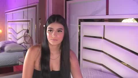 luciana_agudelo online show from July 28, 2026, 7:04 pm