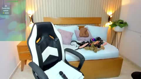 Luciana online show from June 24, 2026, 12:26 pm