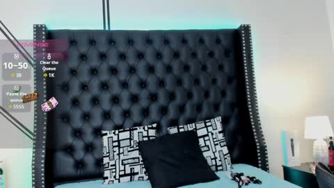 luciana_brown_ online show from February 18, 2025, 3:53 am