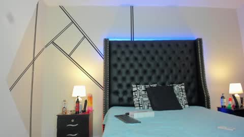 luciana_brown_ online show from February 22, 2025, 4:07 am