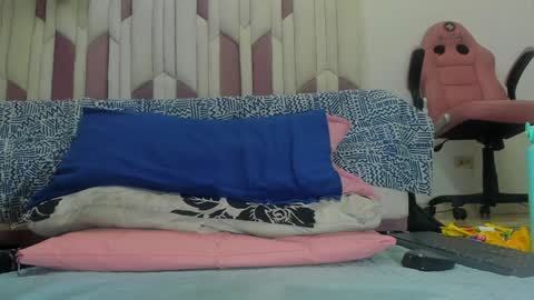 instagram luciana417  online show from February 5, 2025, 6:13 am