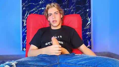 Snapshot of luciangrey_ chatting on December 16, 2025, 4:06 am luciangrey_ online show from December 16, 2025, 4:06 am