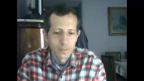Snapshot of lucianoaxel chatting on December 8, 2024, 5:33 pm Luciano online show from December 8, 2024, 5:33 pm