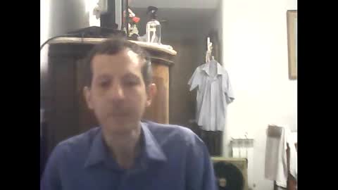 Snapshot of lucianoaxel chatting on February 5, 2025, 5:20 pm Luciano online show from February 5, 2025, 5:20 pm