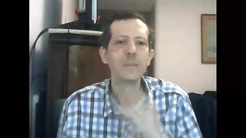 Snapshot of lucianoaxel chatting on October 5, 2025, 9:24 pm Luciano online show from October 5, 2025, 9:24 pm