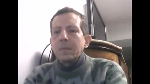 Snapshot of lucianoaxel chatting on October 27, 2025, 9:41 pm Luciano online show from October 27, 2025, 9:41 pm