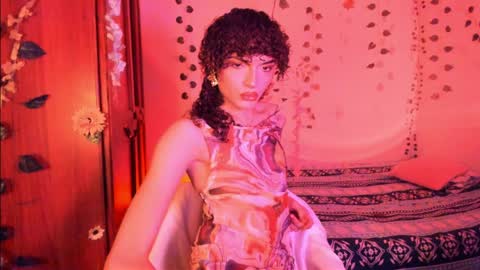 Snapshot of lucianromeo17 chatting on April 4, 2026, 4:04 pm Lucy or Lucian 3 Come to my social Links3 online show from April 4, 2026, 4:04 pm