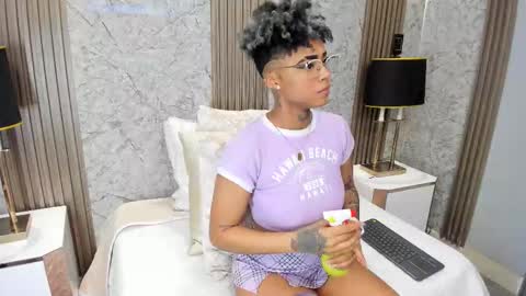 Snapshot of luciawallace chatting on February 18, 2026, 11:01 pm lucia wallace online show from February 18, 2026, 11:01 pm