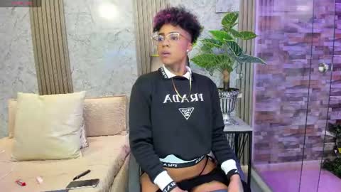 Snapshot of luciawallace chatting on July 1, 2026, 10:31 pm lucia wallace online show from July 1, 2026, 10:31 pm