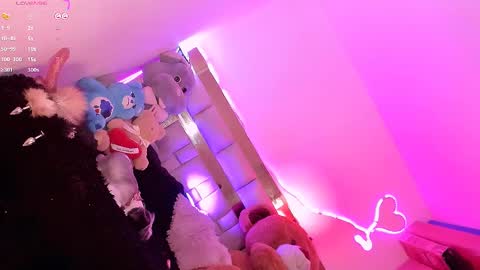 Snapshot of lucidollts_ chatting on February 22, 2025, 1:02 pm Luci online show from February 22, 2025, 1:02 pm