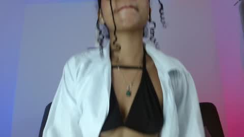 Snapshot of lucie_petite chatting on January 23, 2025, 11:26 pm Lucie - online show from January 23, 2025, 11:26 pm