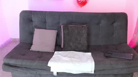 Snapshot of lucie_petite chatting on February 17, 2025, 10:03 pm Lucie - online show from February 17, 2025, 10:03 pm