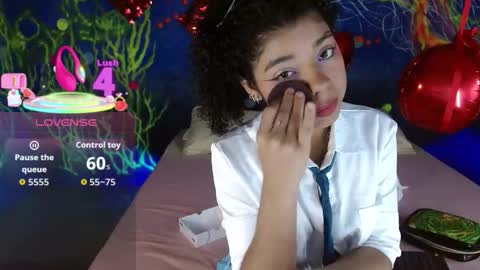 Snapshot of lucie_petite chatting on September 21, 2025, 6:42 pm Lucie - online show from September 21, 2025, 6:42 pm